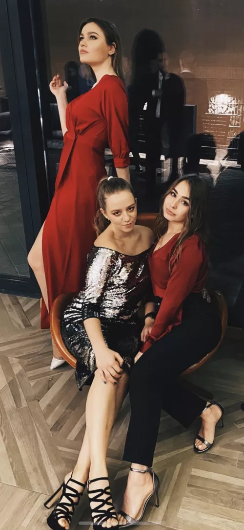 Party girls Party girls