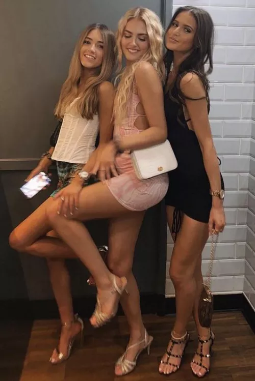 Party girls Party girls