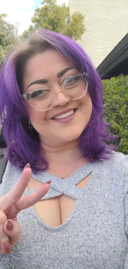 Peace and chicken grease!