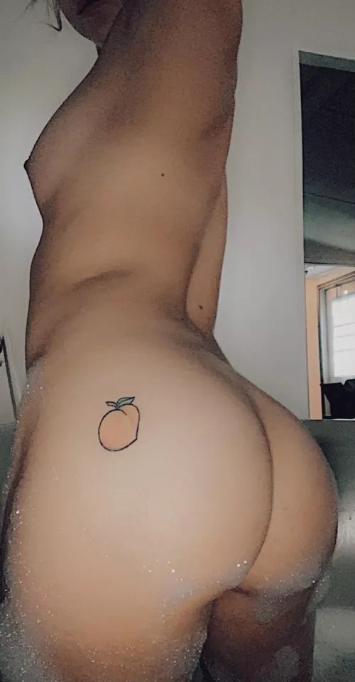 Peachy 🍑