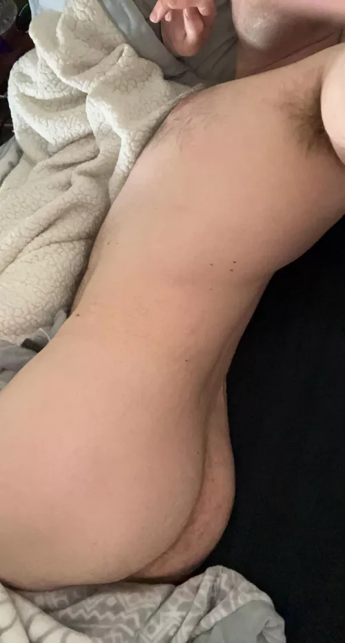 Peachy in bed π
