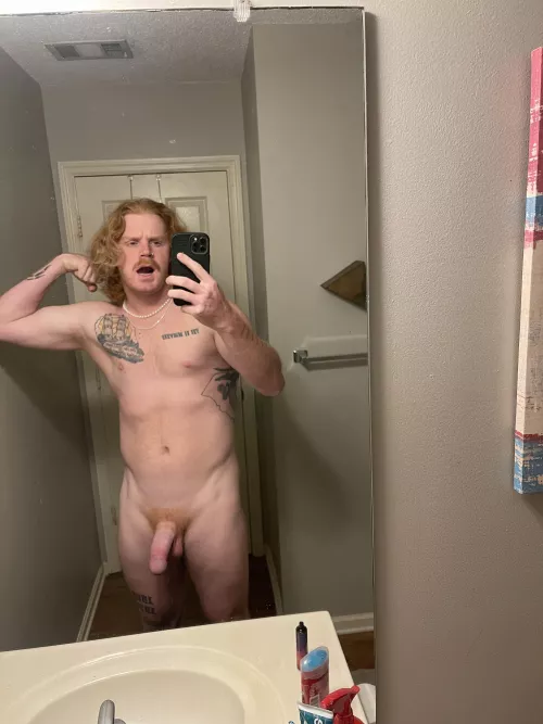 Pearls and a hidden leg sleeve come back tomorrow to see my back piece ๐๐