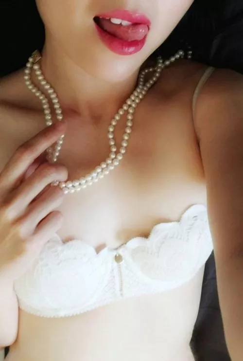 Pearls look good on my skin don't you think? π