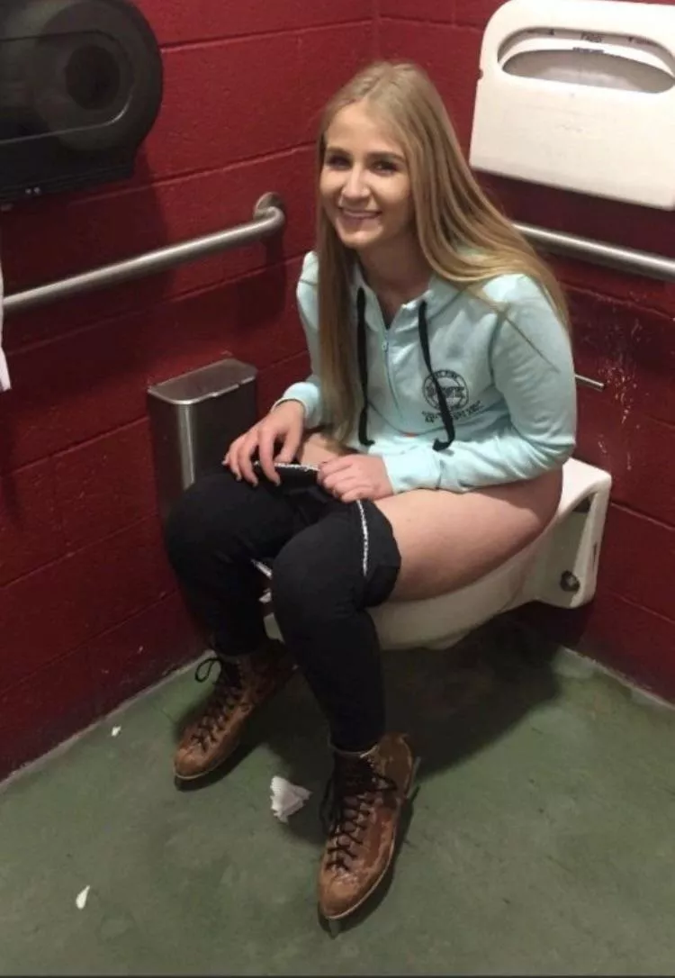 Pee brake while skating Pee brake while skating
