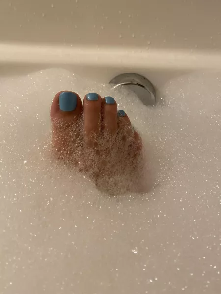Peek a toe! Peek a toe!