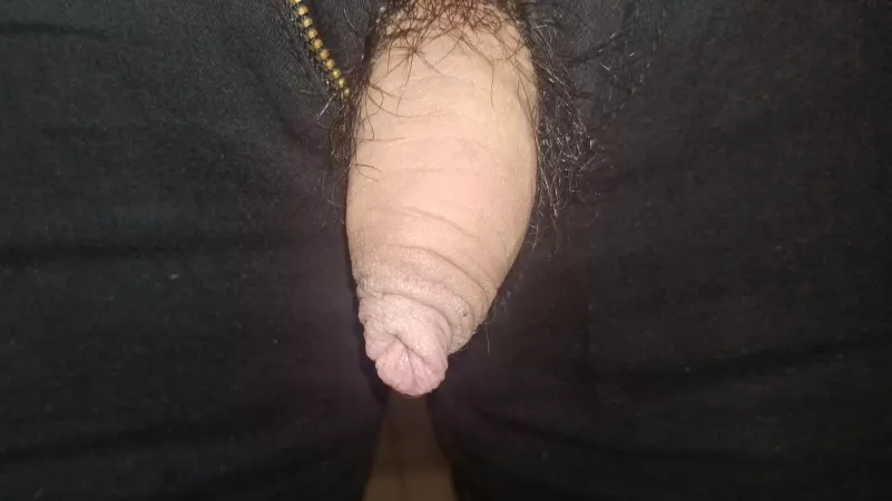 Peek-a-boo! Looking for some attention! Open to rates, chats, PMs, or anything really! Hit me up and let's have some fun ๐ snap - magicfishy02