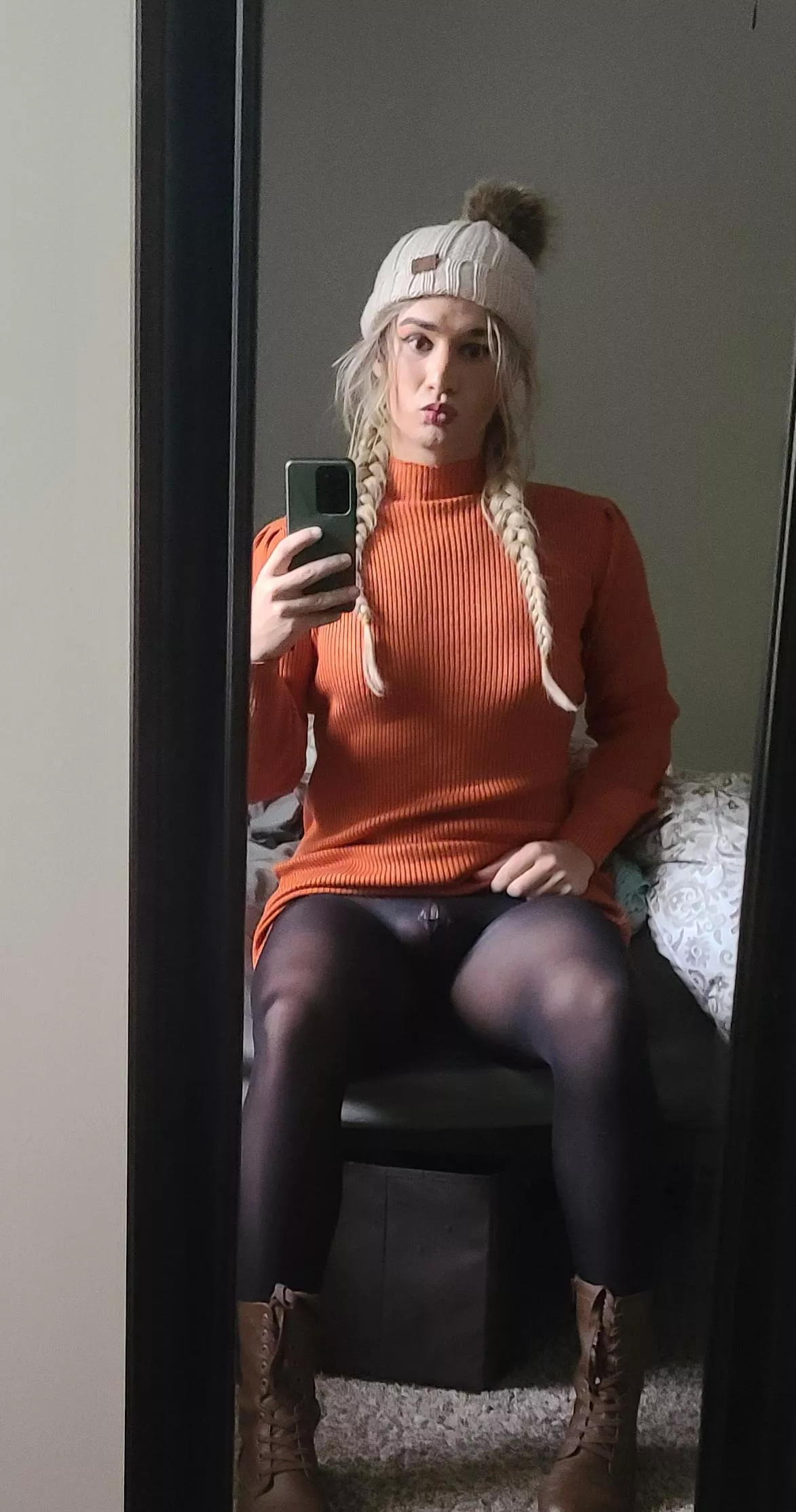 Peekaboo secret 😈🙈