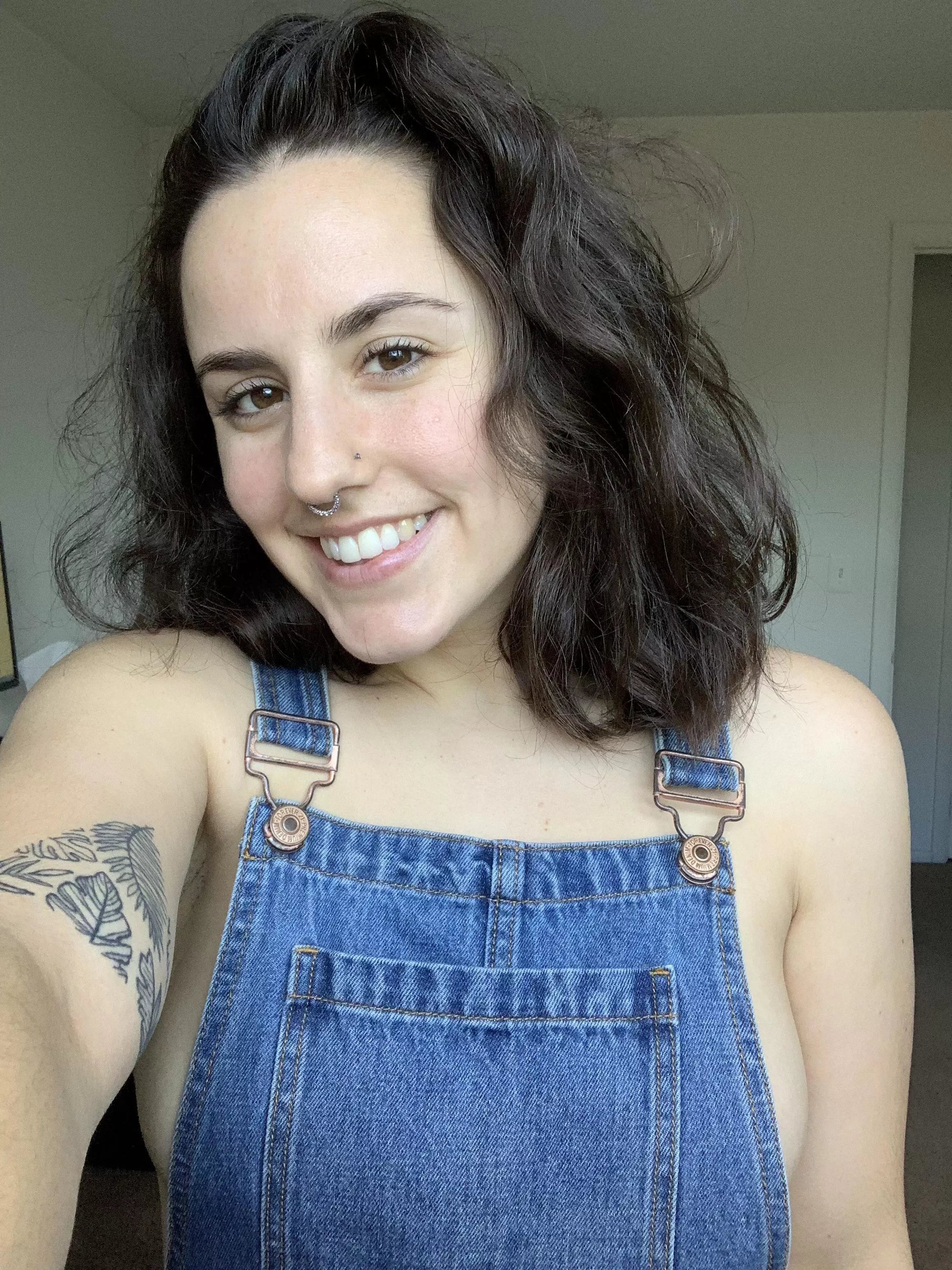 peeking out the sides🙈