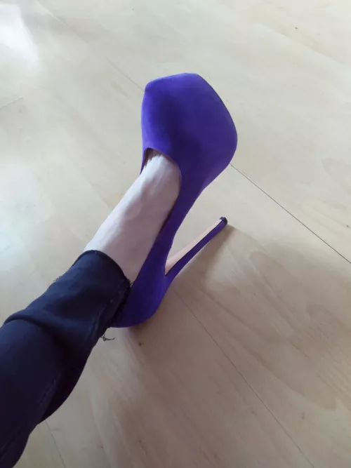 People told me to post more of my purple heels π (oc)