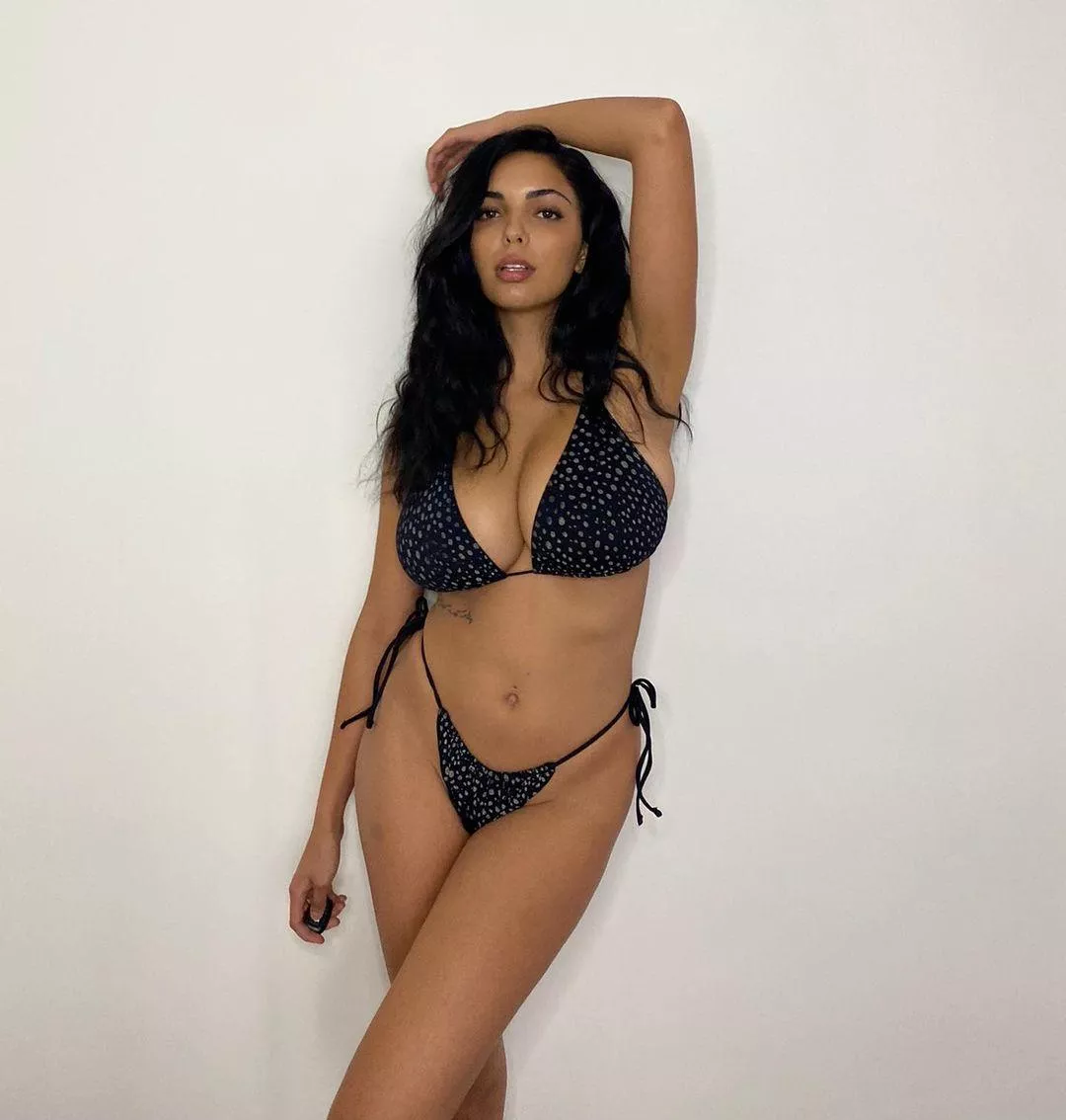 Persian hottie Persian hottie