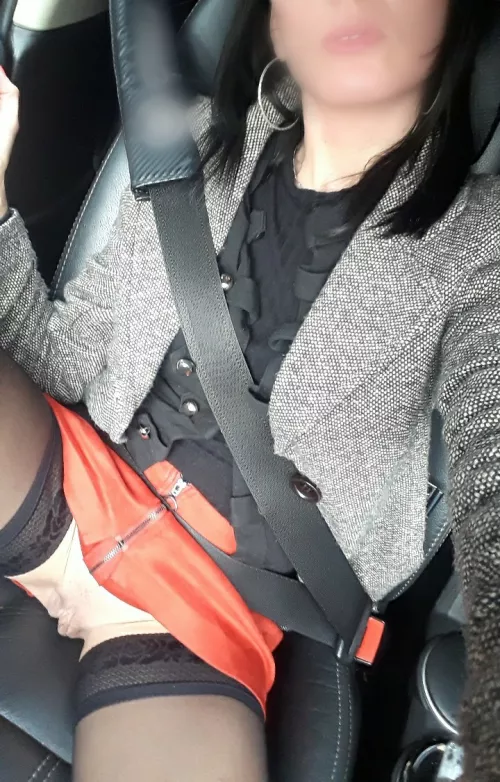 Petit selfie pendant qu'il conduit...Bisous, Karine π