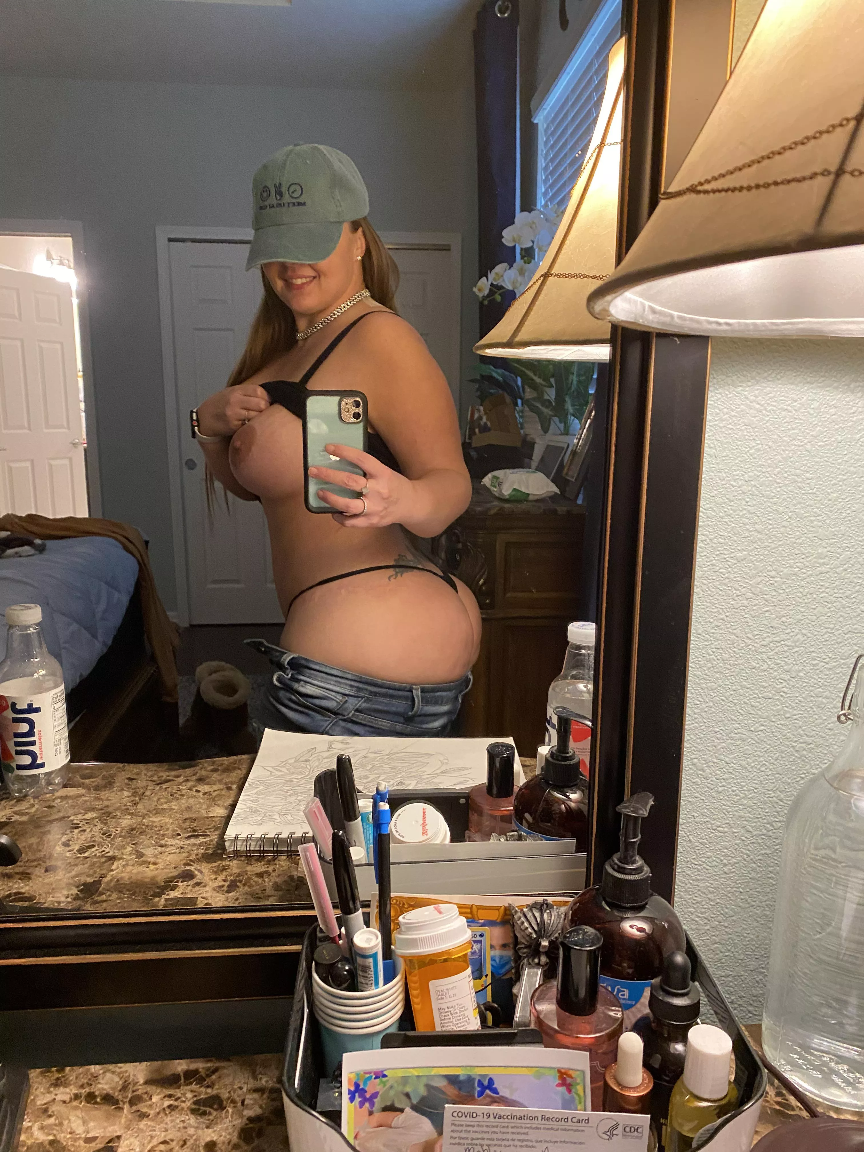 Phat ass white girl (f)
