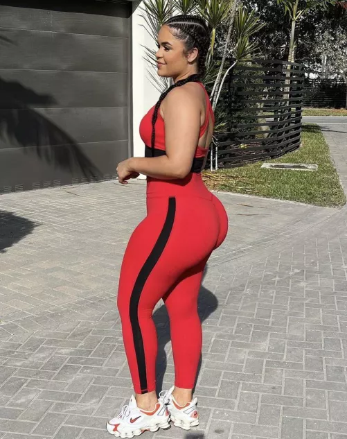 Phat red booty