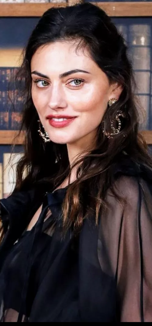 Phoebe Tonkin