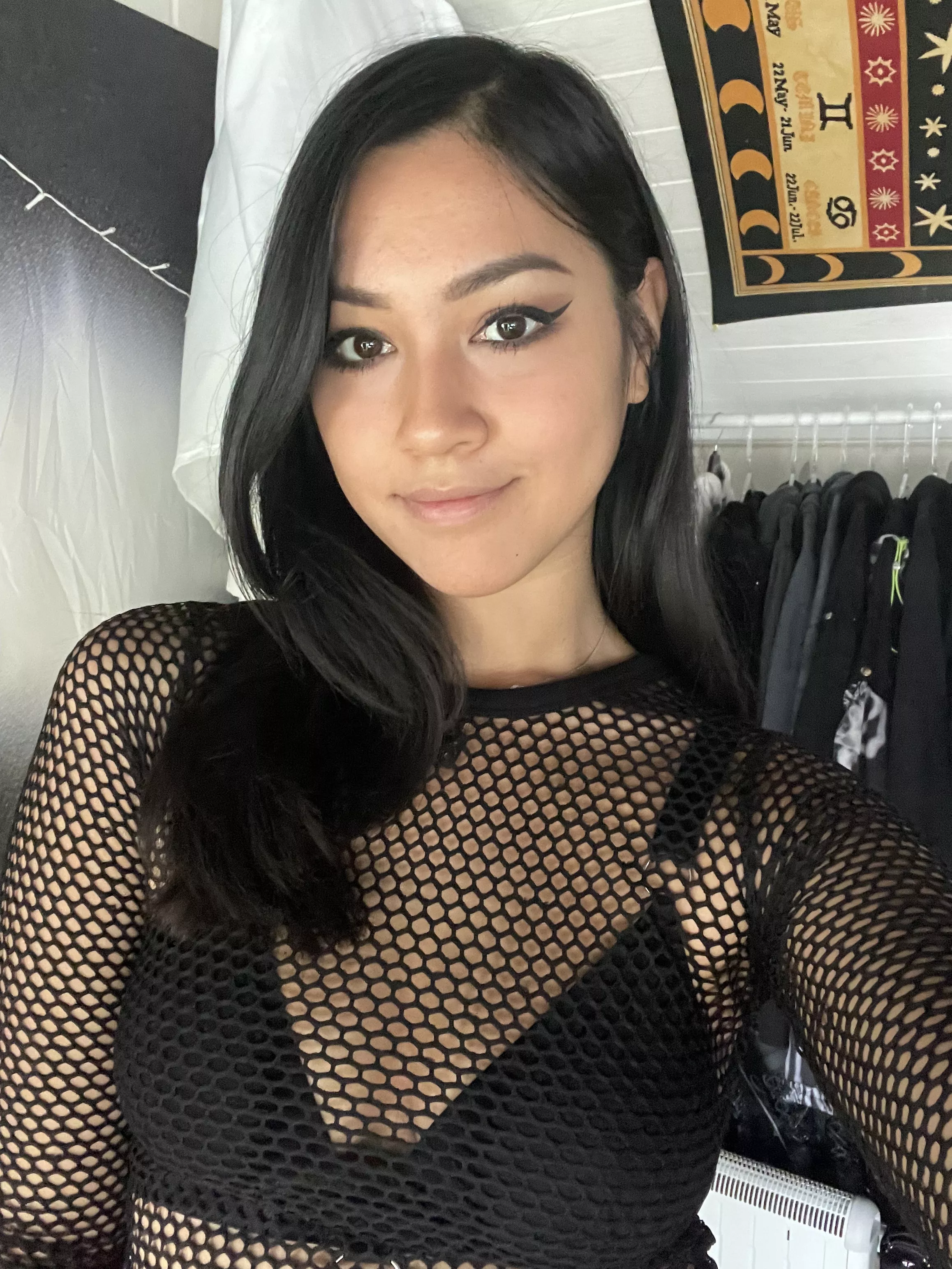 Phuong-Thao Marazza 🔮 Vietnamese + Corsican Phuong-Thao Marazza 🔮 Vietnamese + Corsican