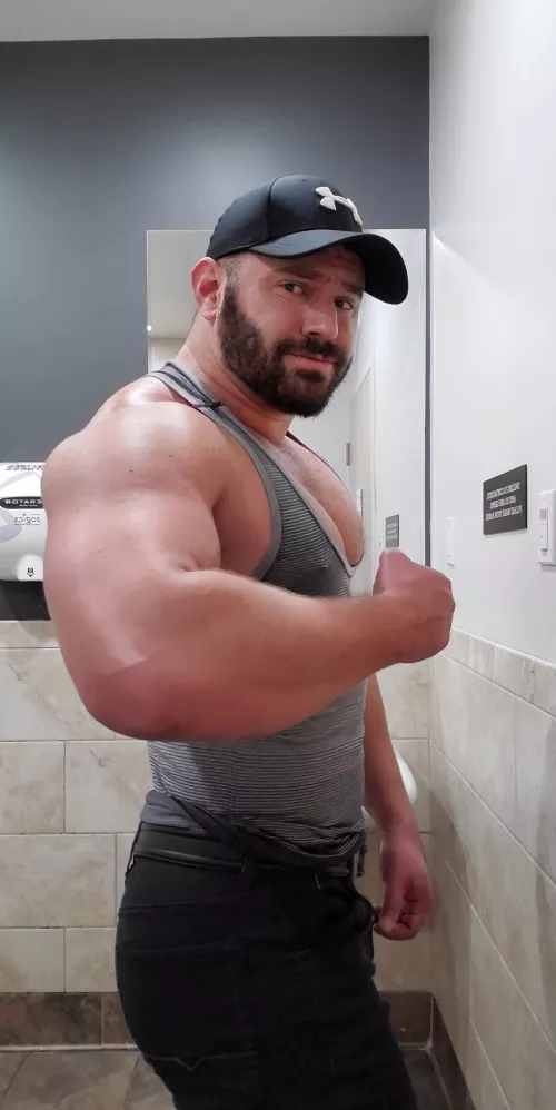 Pick up weights, put them down. Repeat as necessary. Pick up weights, put them down. Repeat as necessary.