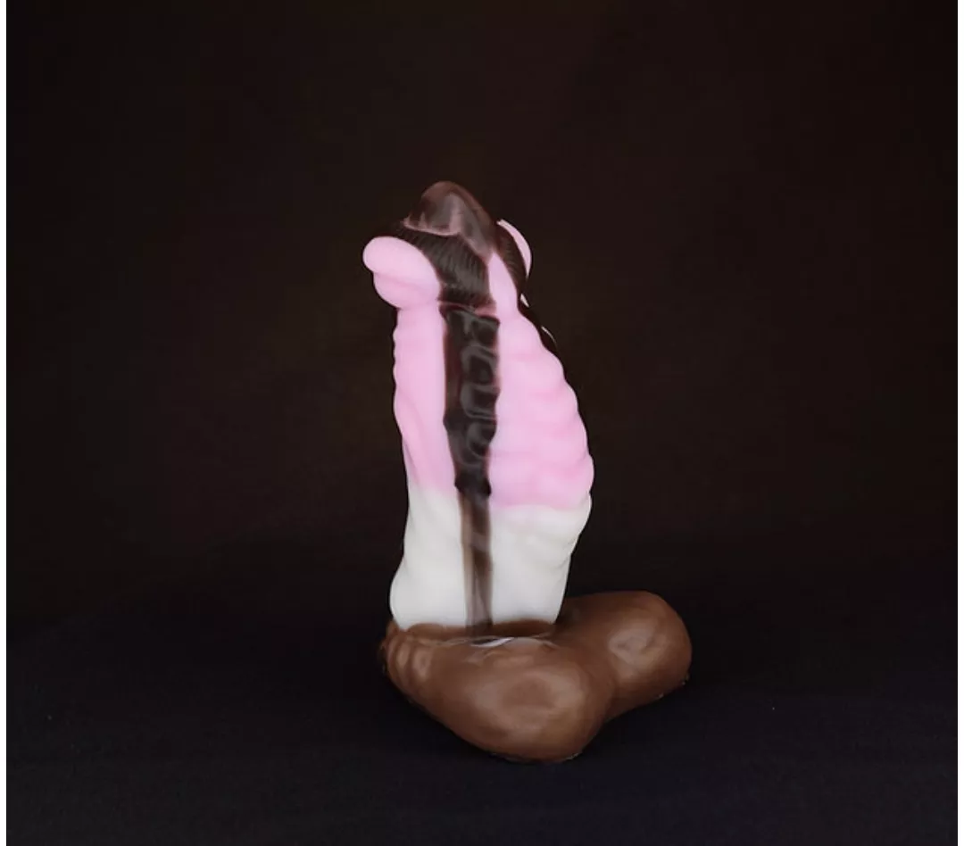 Picked up this tasty cutie from the Fantasy Grove sale going on! 🍨