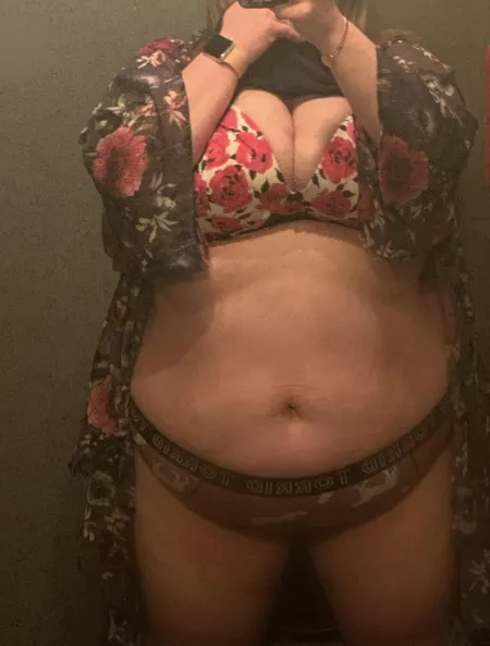 Picture from the other night finally brave enough to post π Picture from the other night finally brave enough to post π