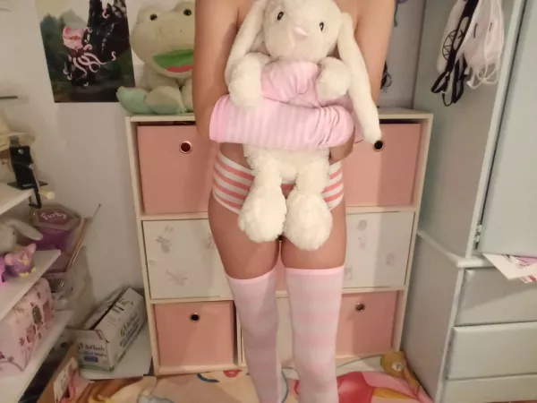 Pink socks and little space! Pink socks and little space!