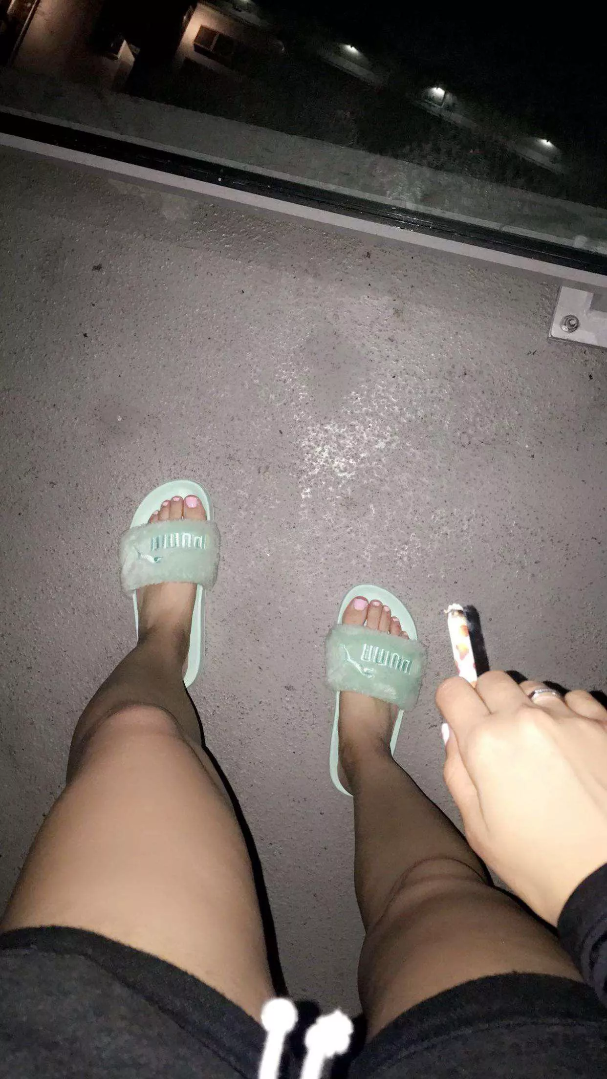 Pink toesβΊοΈ Comments&Pms are open! Pink toesβΊοΈ Comments&Pms are open!