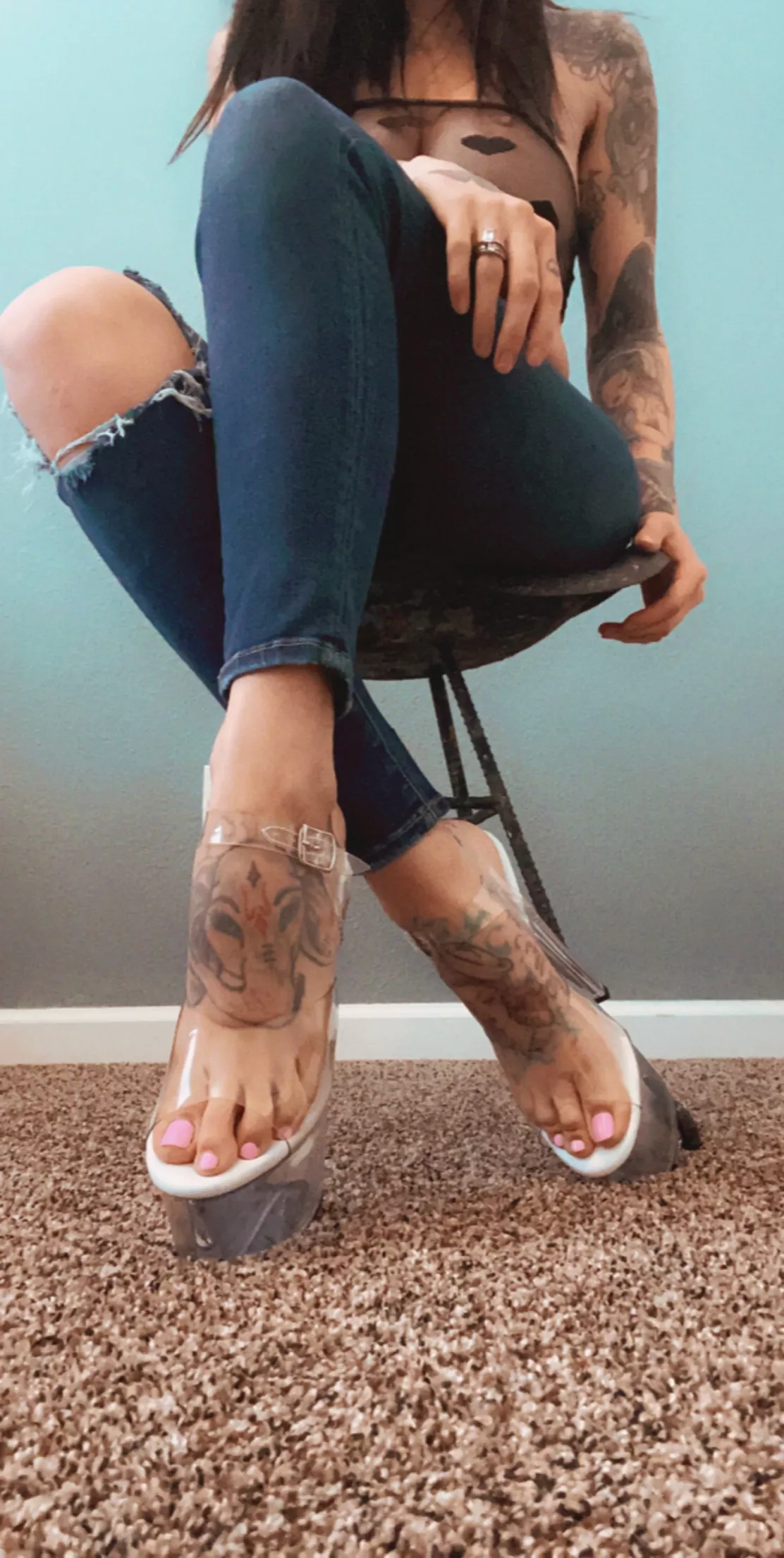 pink toes here?