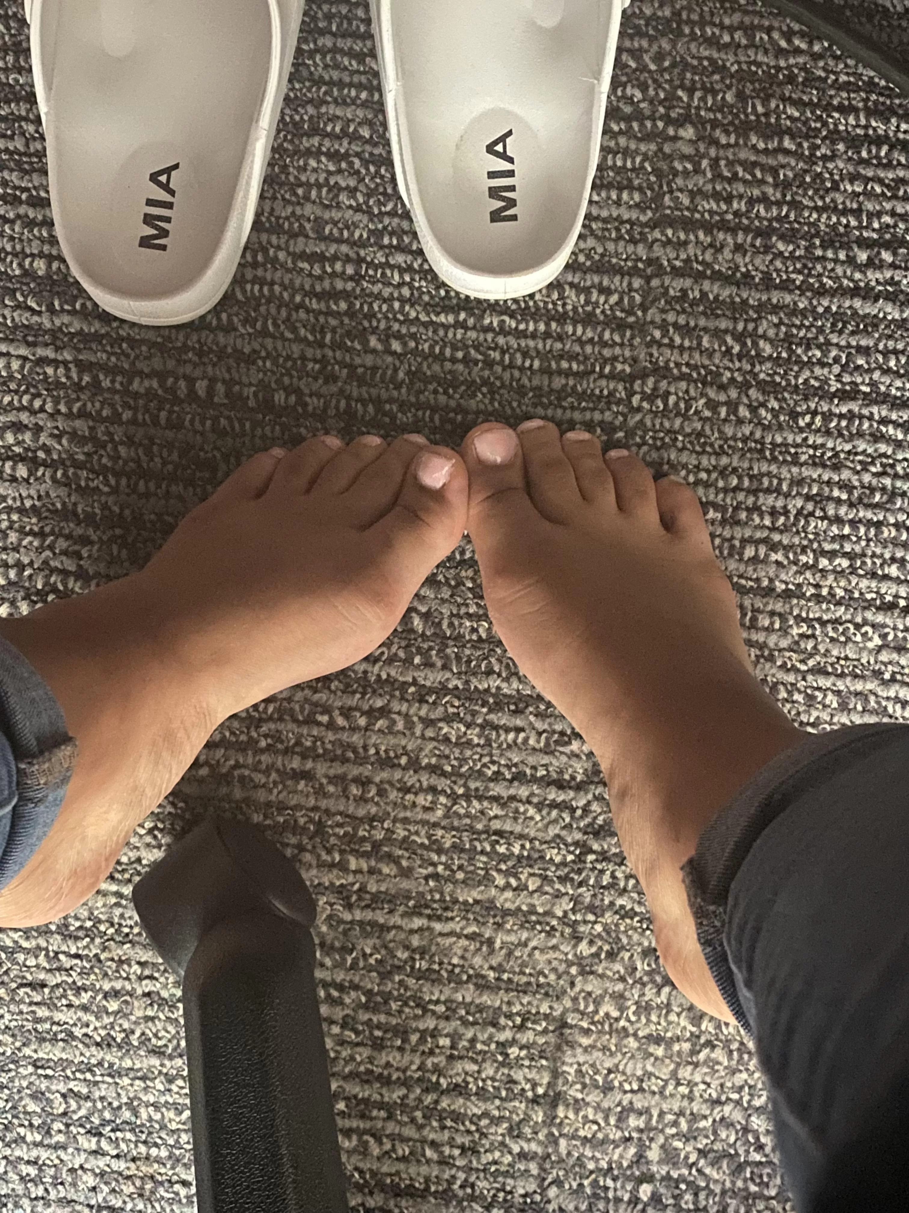 Pink toes Pink toes