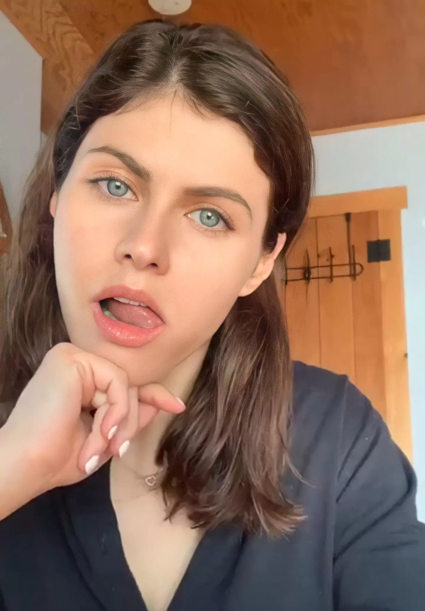 Play a submissive Alexandra Daddario for me Play a submissive Alexandra Daddario for me