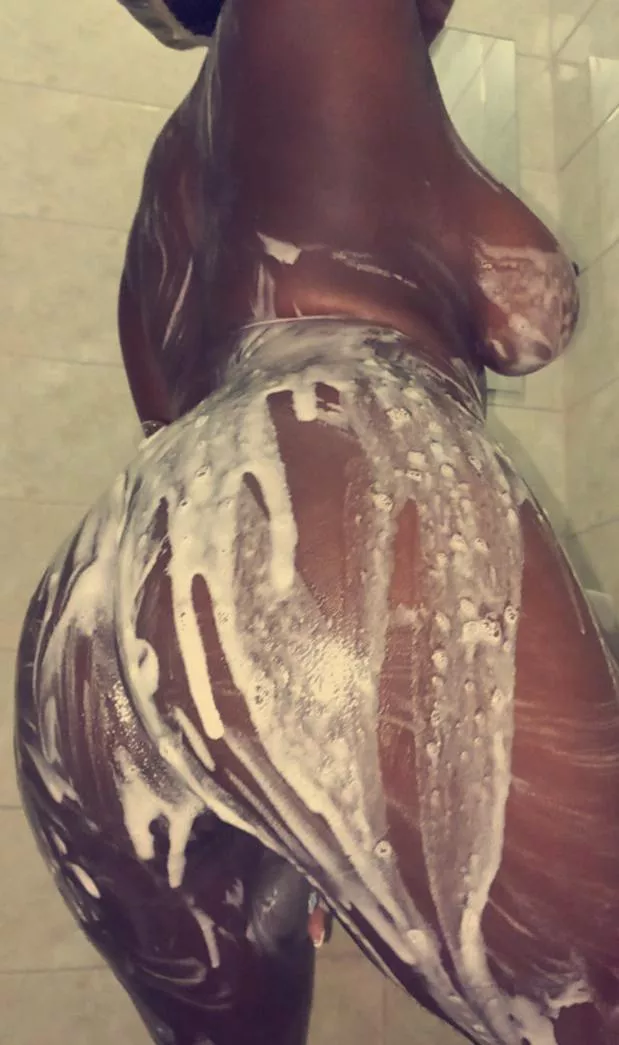 Played a little in the shower💦😉. I'm still available for sessions[selling] $$snap oakleys5