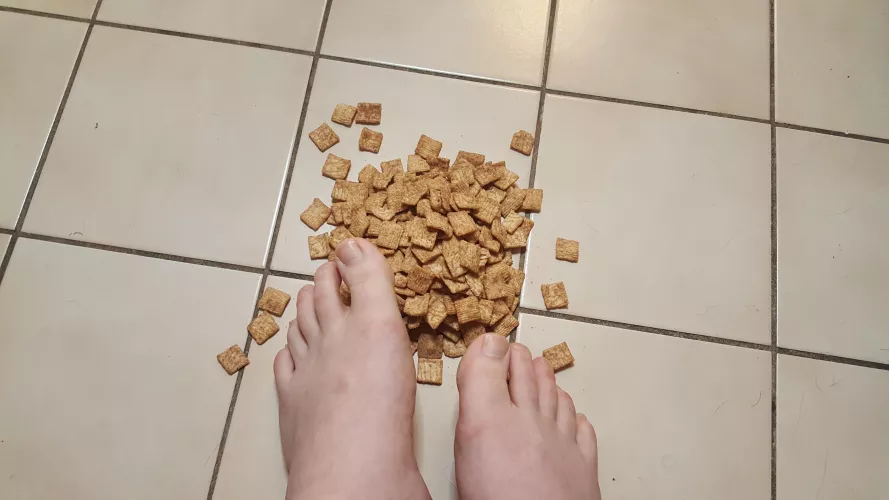 Playing with food gets me everytime