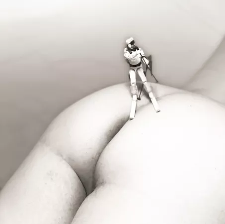 Playing with some of my old G.I. Joes...Snowjob wanted to try skiing on my ass🤭 Playing with some of my old G.I. Joes...Snowjob wanted to try skiing on my ass🤭