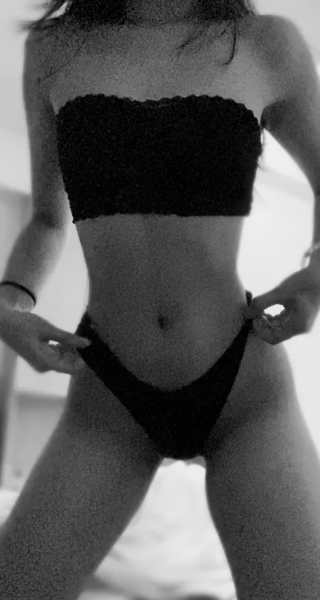 playing with 🐈⬛ whole day (f)