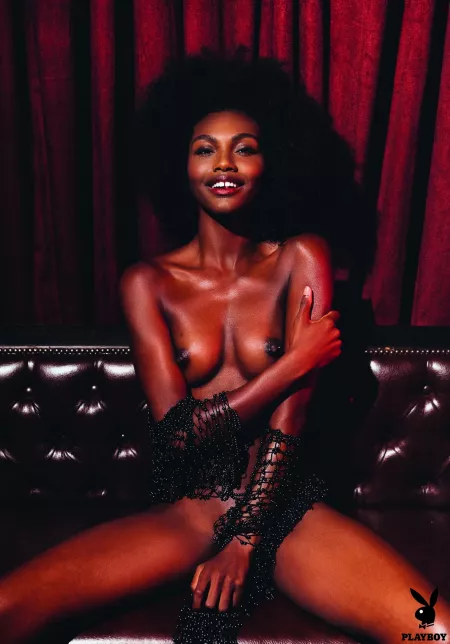 Playmate October 2017: Milan Dixon (AIC)