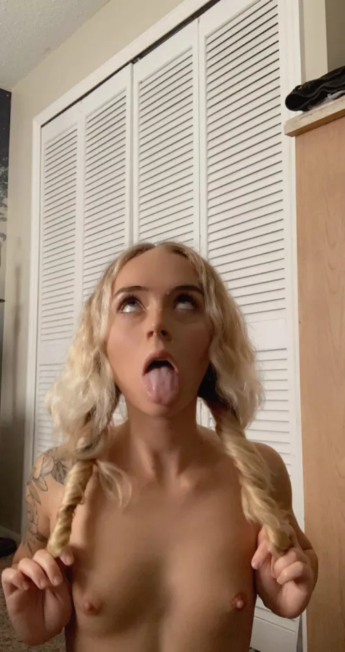 Please cum on my face daddy Please cum on my face daddy