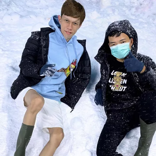 Please don't make fun of me for wearing shorts lol 😝