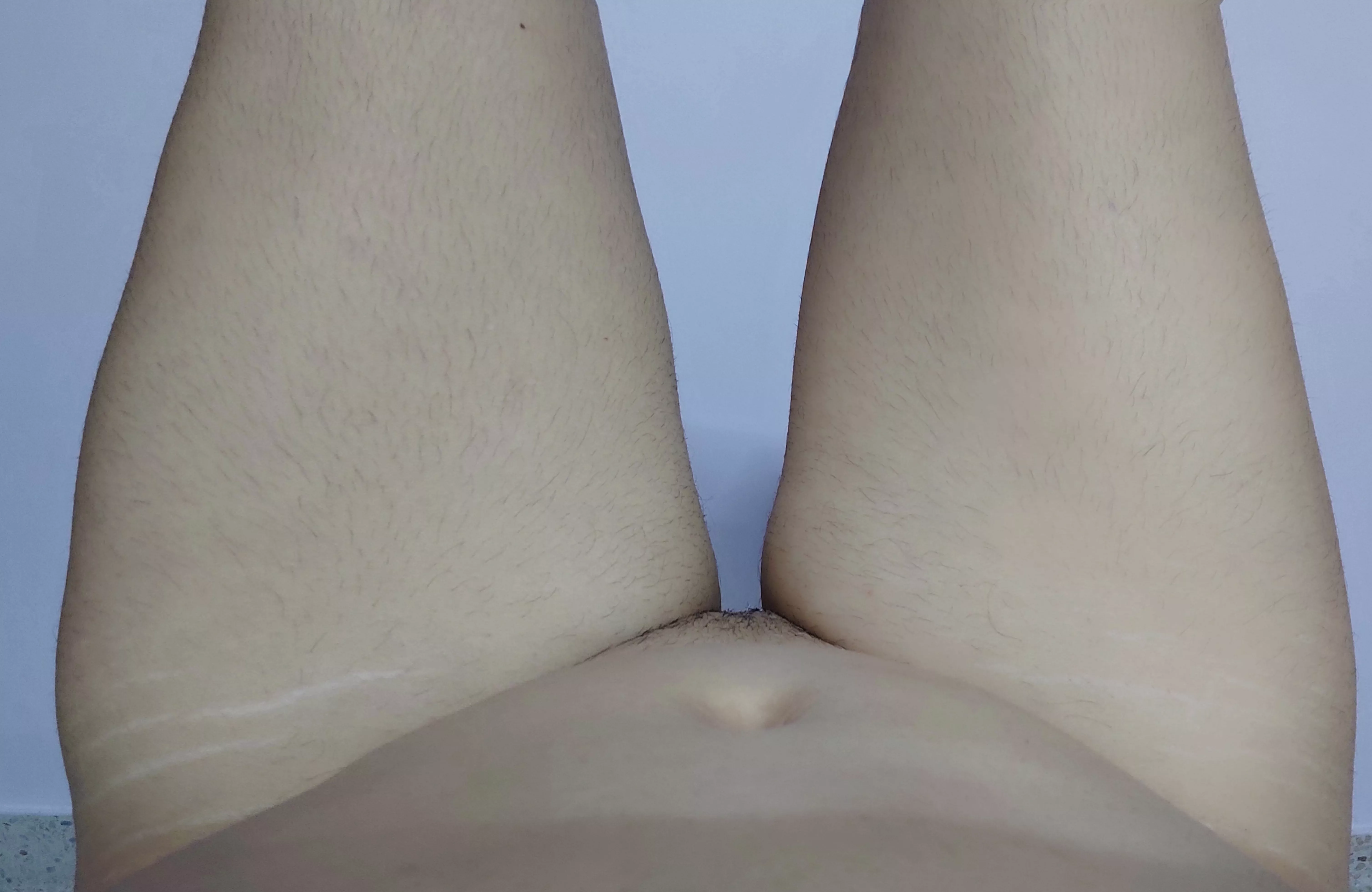 Please lick my hairy thighs 35F Please lick my hairy thighs 35F