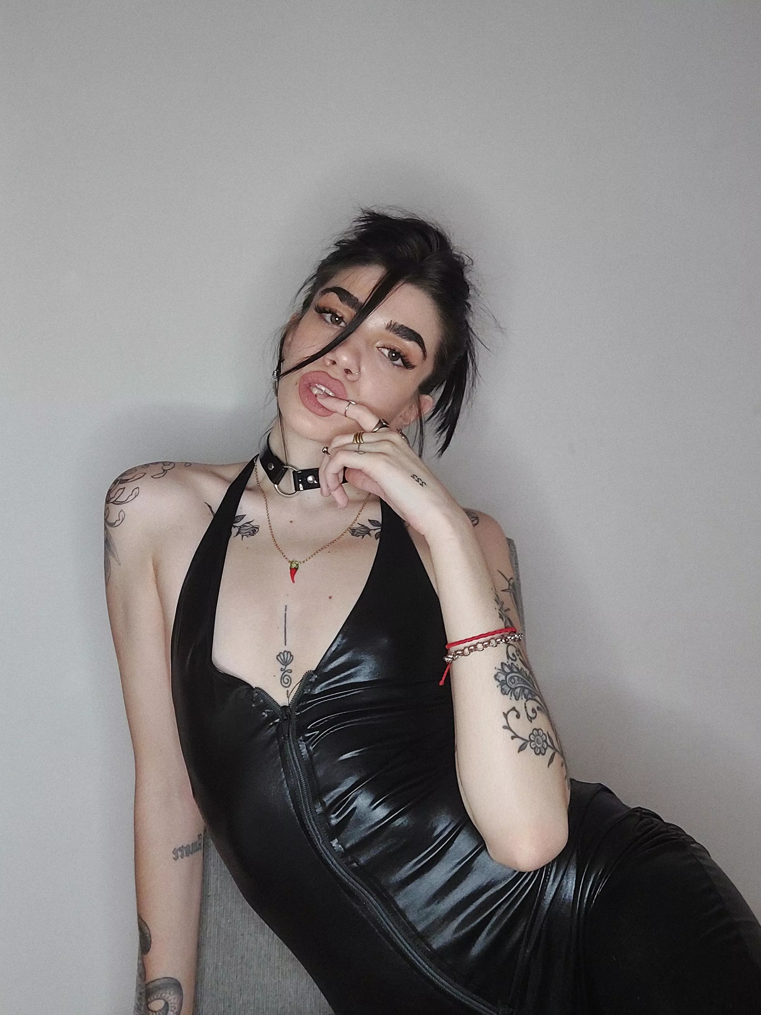 Please me 😛👅 link in bio