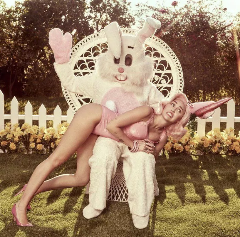 Please play as miley Cyrus and make me your beta Please play as miley Cyrus and make me your beta