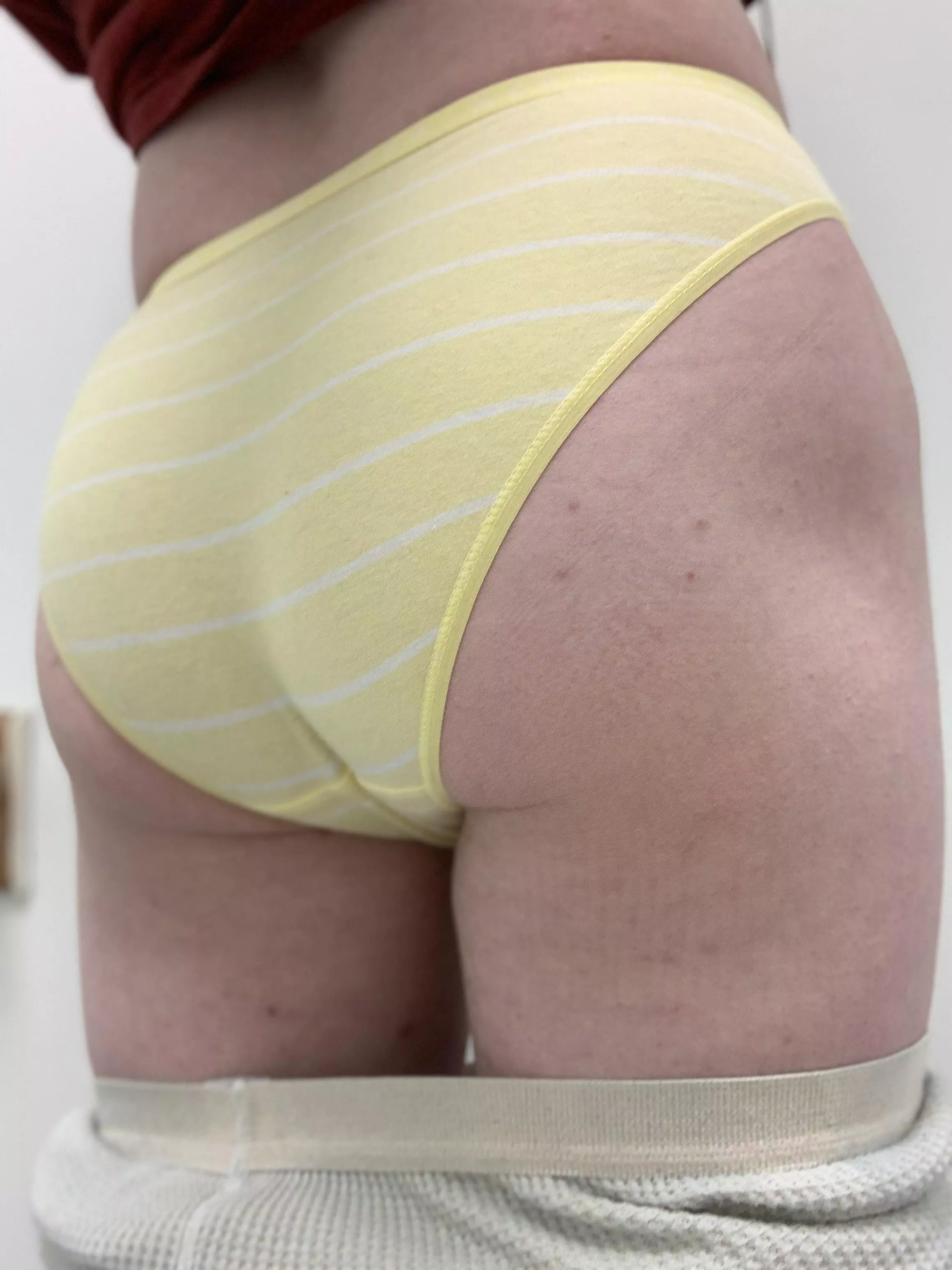 Please spank me at work!