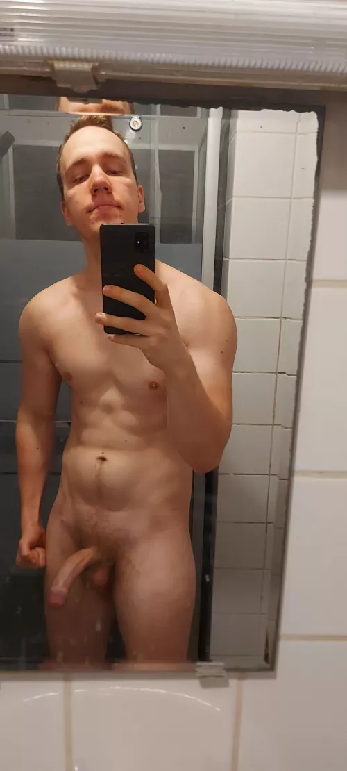 Please stop asking for me as a late christmas gift, I can't hide from the elves much longer ! Pm open ;)