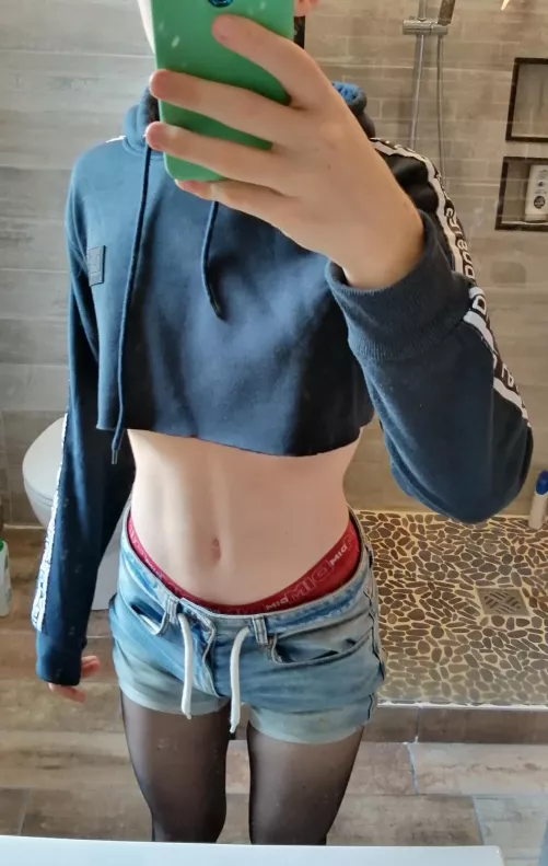 please tell me I didn't ruin this hoodie for nothing >< please tell me I didn't ruin this hoodie for nothing ><