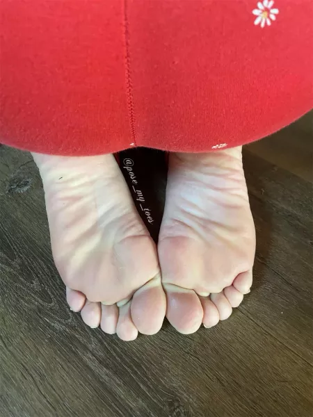 Please tickle my wrinkly soles! π