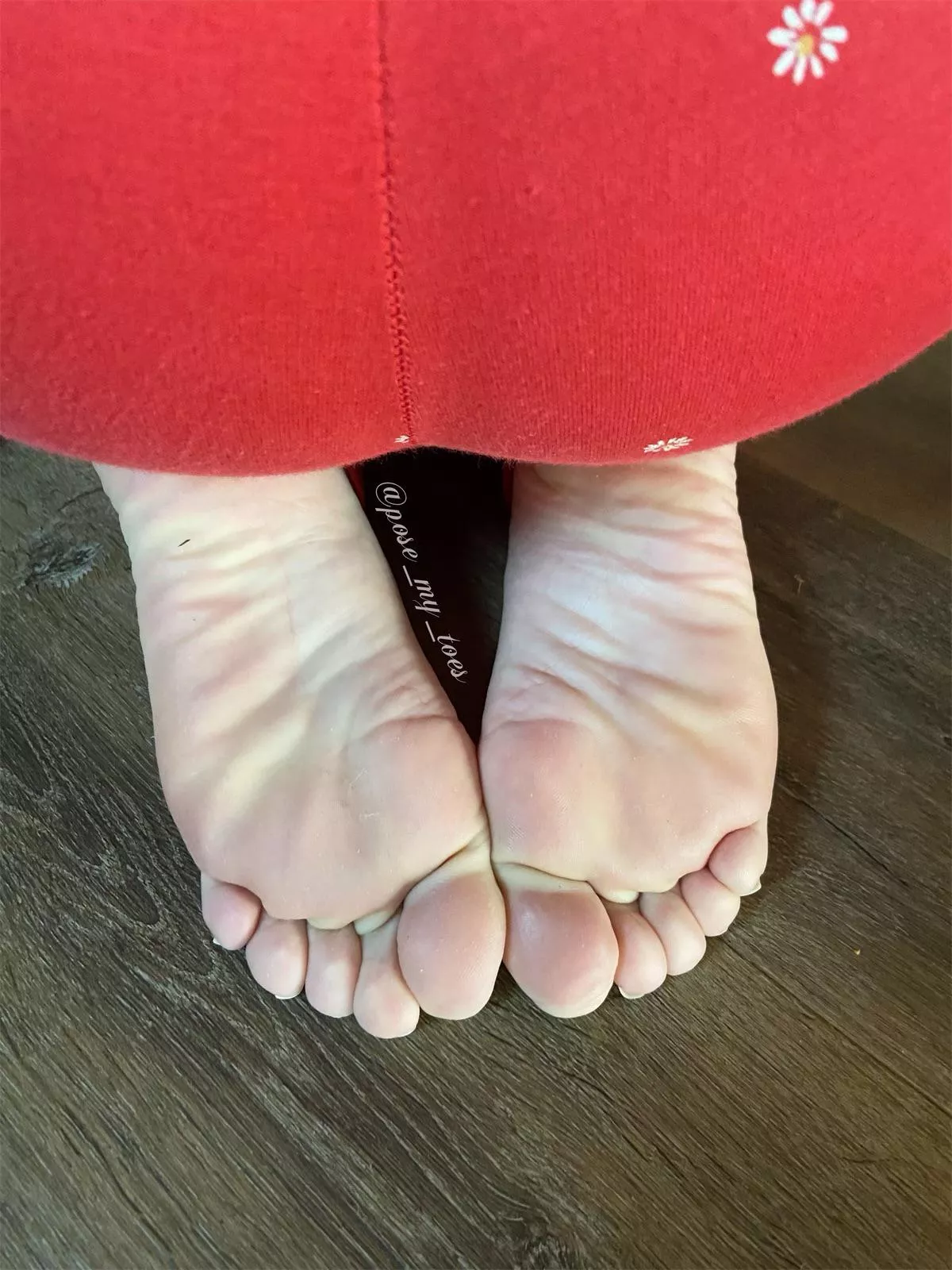 Please tickle my wrinkly soles! 😉