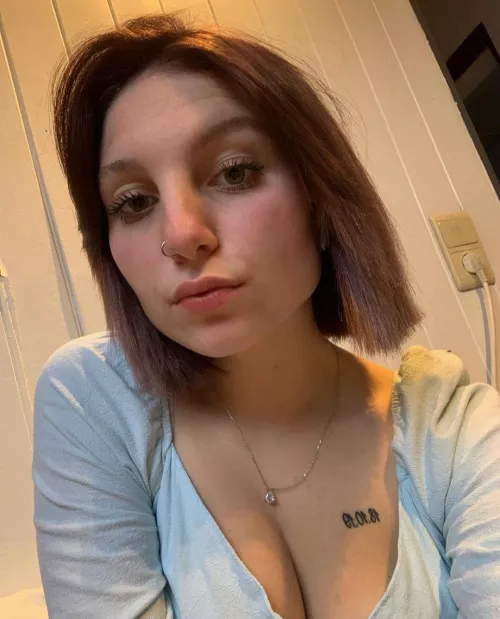 Pls she begs for cum every night Pls she begs for cum every night