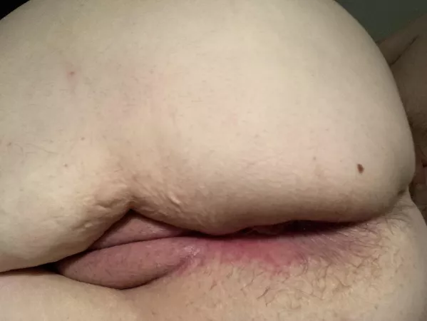 Plump lips hairy ass Plump lips hairy ass