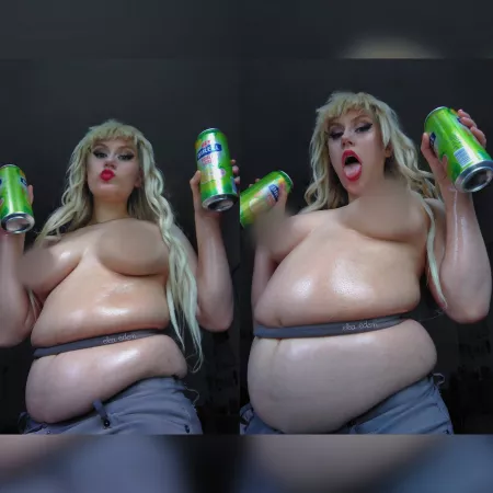 Plumped up and oiled 💦 Plumped up and oiled 💦