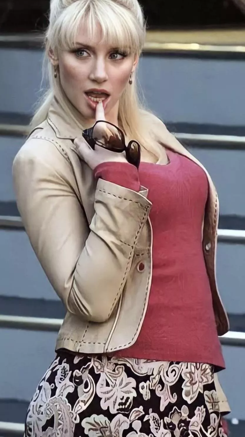 PM me and let’s talk about how slutty Bryce Dallas Howard’s Gwen Stacey is. Fuckk I need to cum to this bitch.
