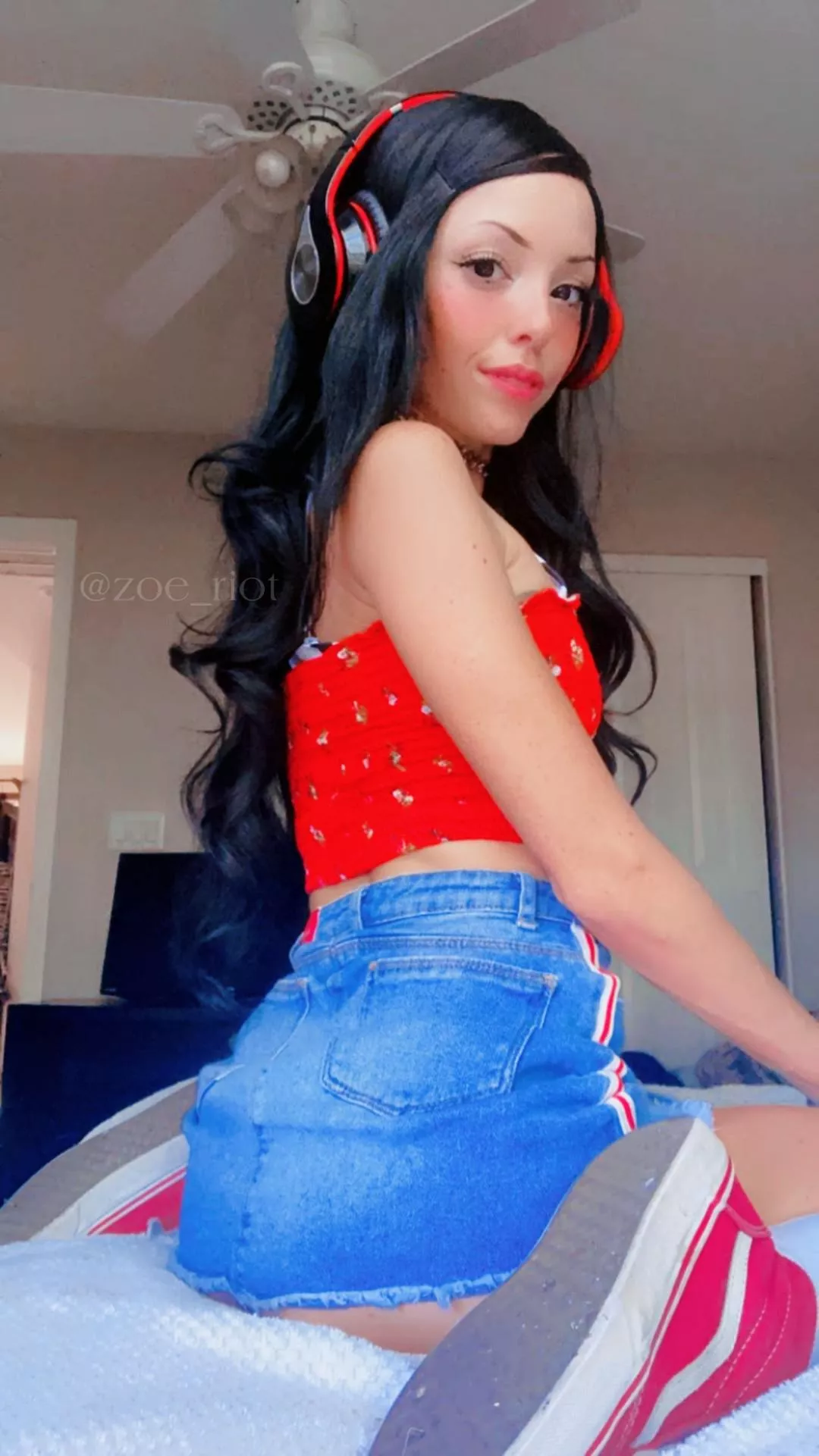 🔥POCKET SLUT Zoe $5 EXPLICIT PAGE🔥I Post Nudes, Lewds & EXPLICITS CONSISTENTLY👍5ft 85lbs of fun😜2K+ HD Pix&Vids••I ♥️ANAL PLAY & PLUGS••Kinky & Fetish Friendly••HD CUSTOMS⬇️