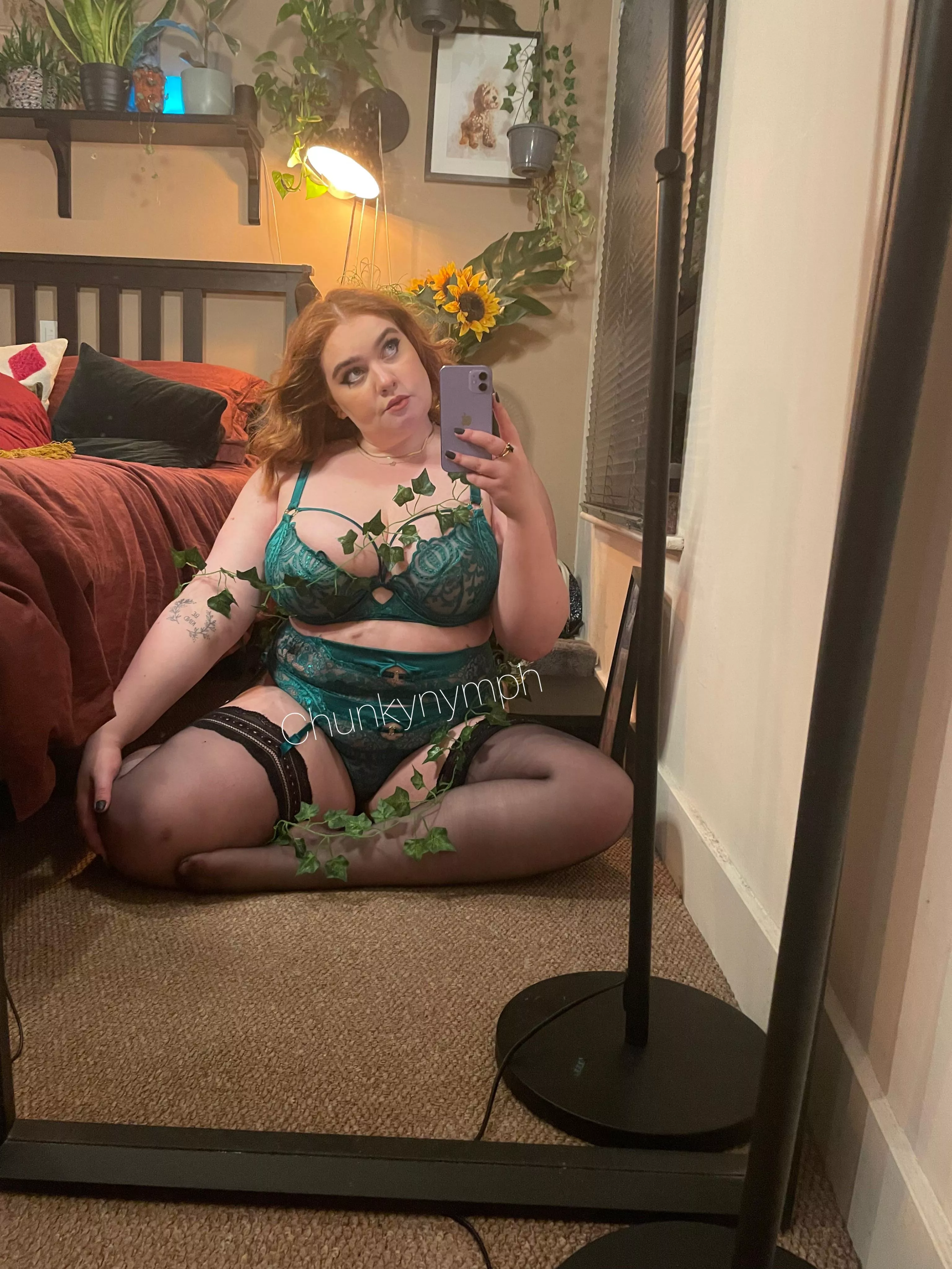 Poison Ivy but make her chubby