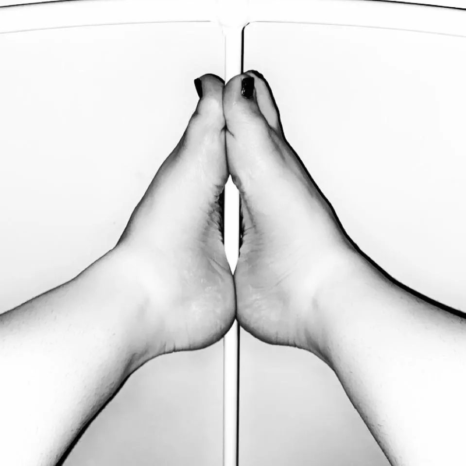 Pole dancing feet 👣🌸 Pole dancing feet 👣🌸