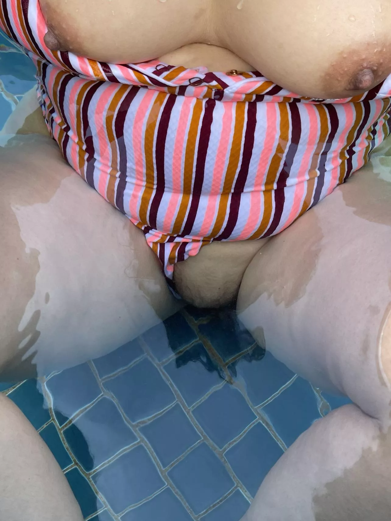 Pool day on day off, wanna join? [f]